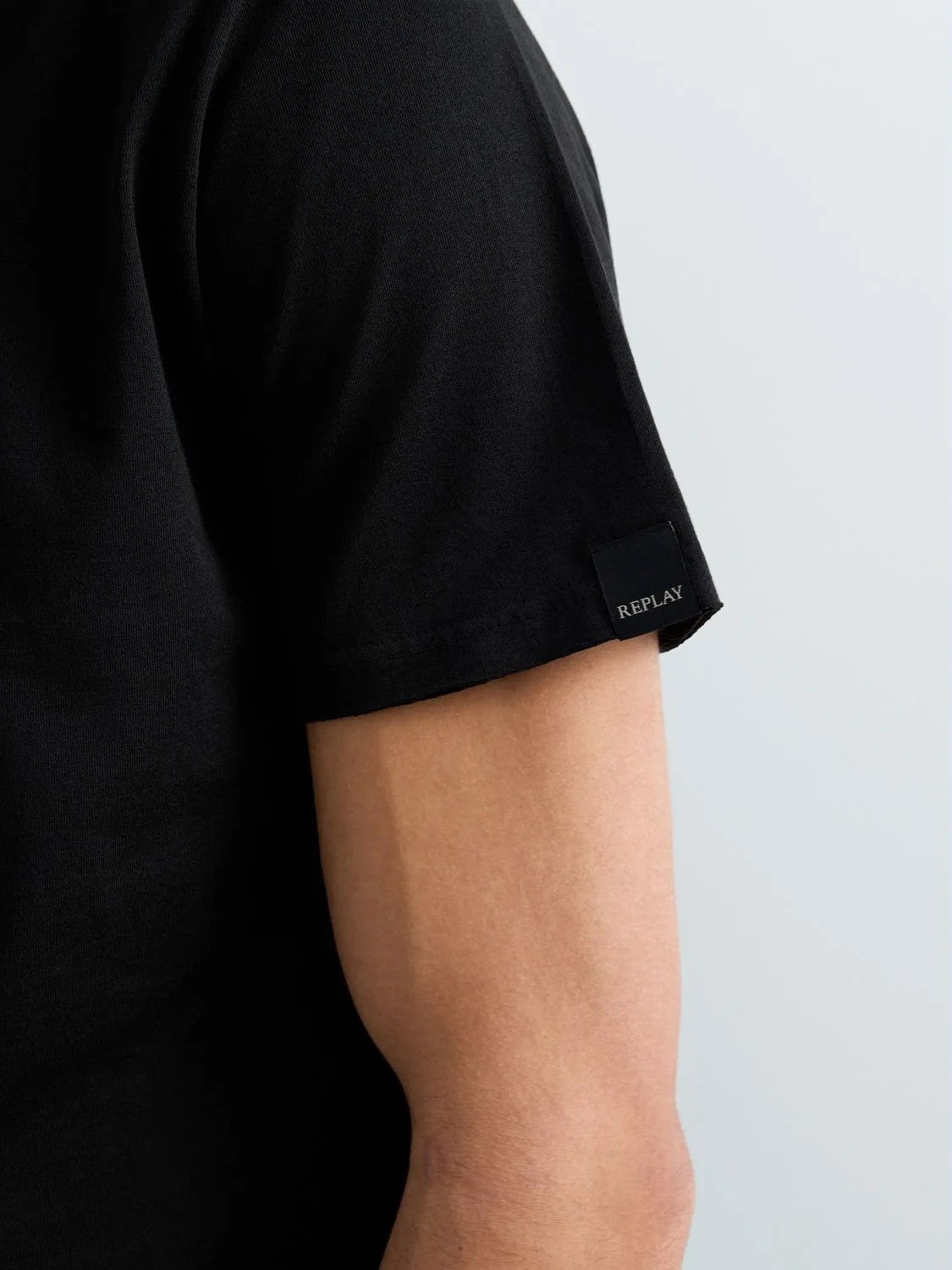 REPLAY Ανδρικό T-Shirt V Βαμβάκι Μαύρο Regular Fit M3591A.000.2660-098 BLACK 1822082